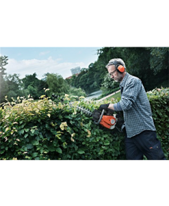 Robust design
The robust design increases service life and prepares the hedge trimmer for tough work.